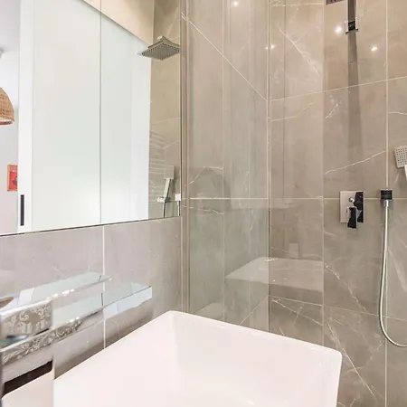 Spacieuse Maison Renovee Pres Basilique St-remi, 11 Pers, Terrasse - Fr-1-870-2 Feriehus Reims