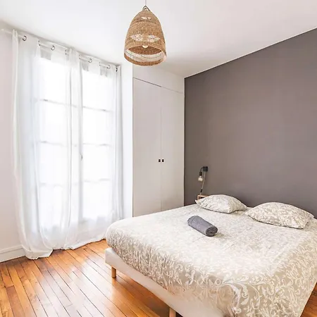 Casa vacanze Spacieuse Maison Rénovée Près Basilique St-rémi, 11 Pers, Terrasse - Fr-1-870-2 Reims