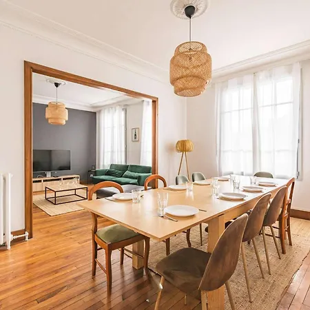 Casa vacanze Spacieuse Maison Rénovée Près Basilique St-rémi, 11 Pers, Terrasse - Fr-1-870-2 *